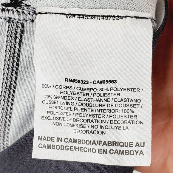 Nike Pro Womens Black White Striped Dri Fit Activewear Capri Pants Size Medium - Picture 8 of 9